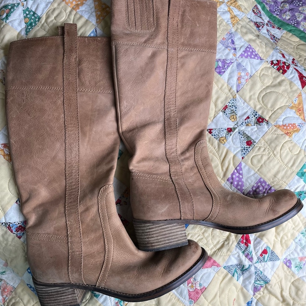 Lucky Brand Tan Heeled Boots